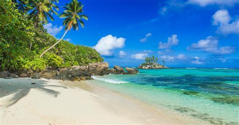 Cheap Flights to Seychelles (SEZ) from £375 .